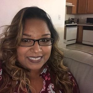Meet your Posher, Dana